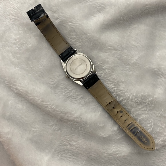 Novelle Quartz black and silver watch - Picture 15 of 15